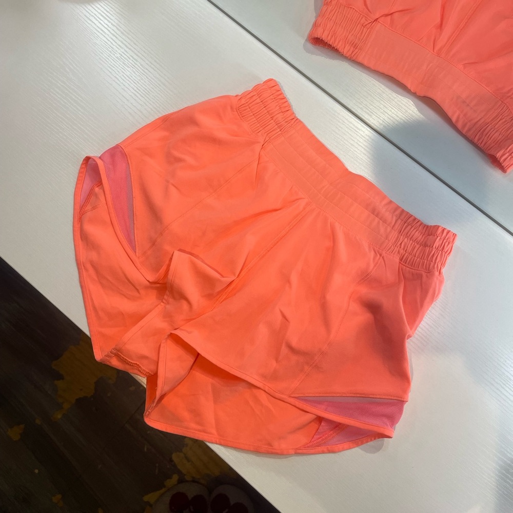 Lululemon hotty hot high rise shorts 2.5”